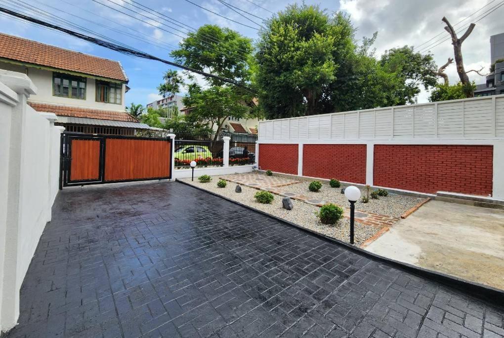 Villa Boxsoon Nimman 2 # 4Beds 3Baths Chiang Mai Exterior foto