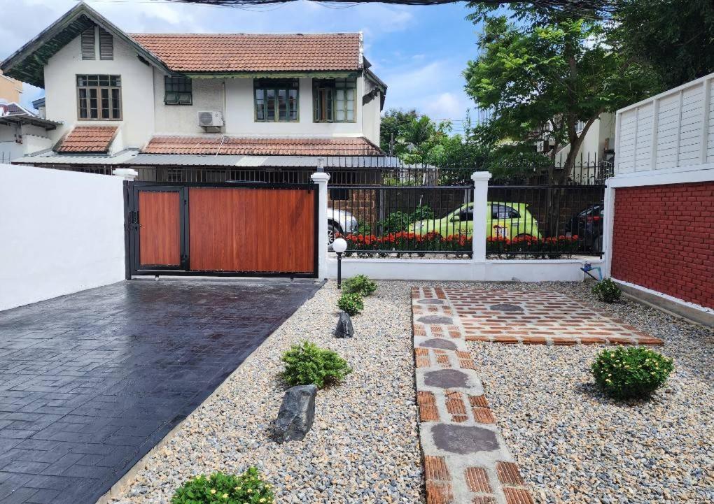 Villa Boxsoon Nimman 2 # 4Beds 3Baths Chiang Mai Exterior foto